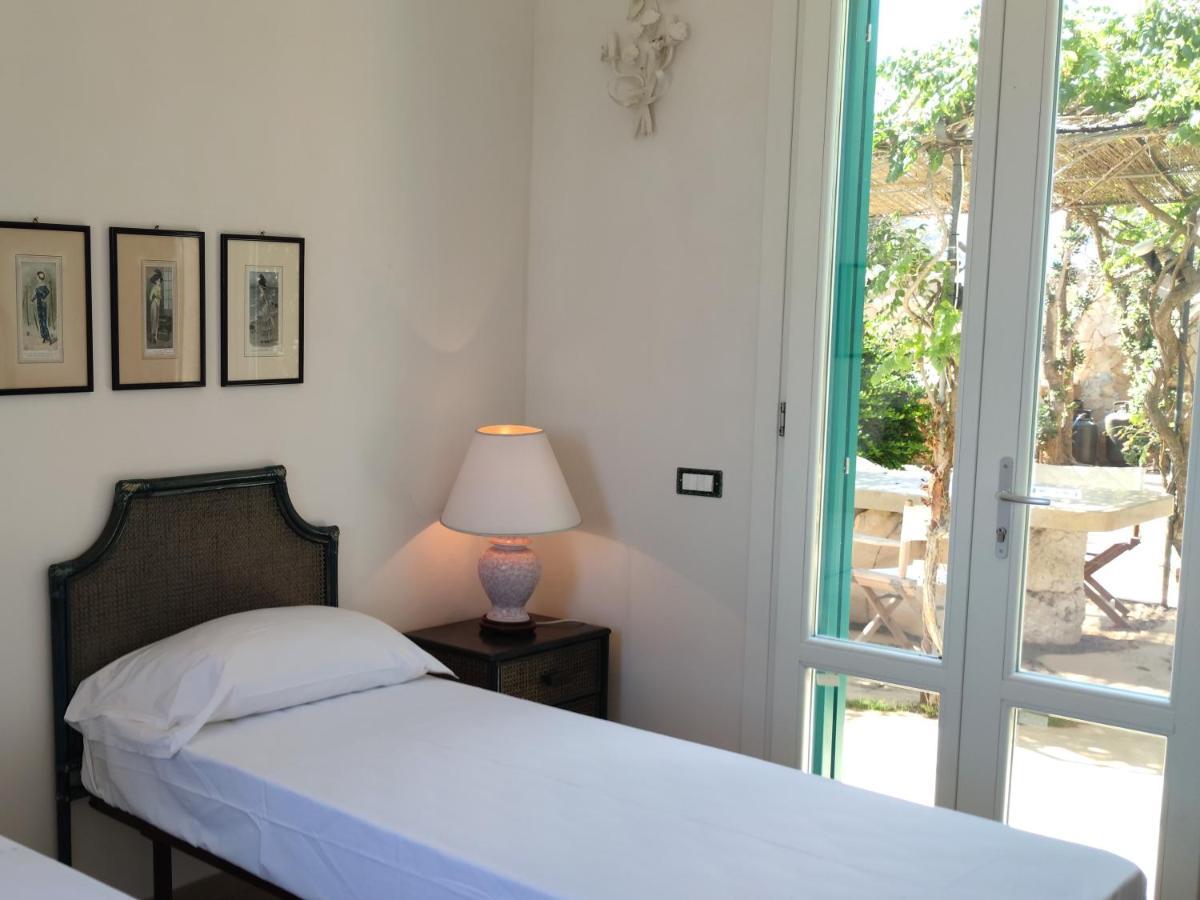 Finestra Sul Mare Aparthotel Favignana Exterior photo